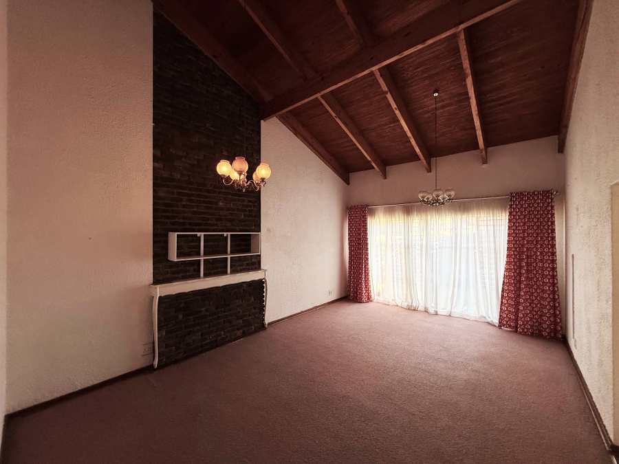 4 Bedroom Property for Sale in Van Der Hoff Park North West